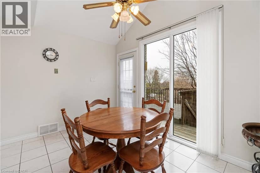 36 BUCKINGHAM Drive — photo 12 of 40