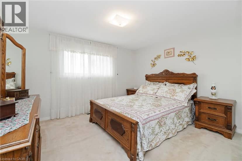 36 BUCKINGHAM Drive — photo 23 of 40