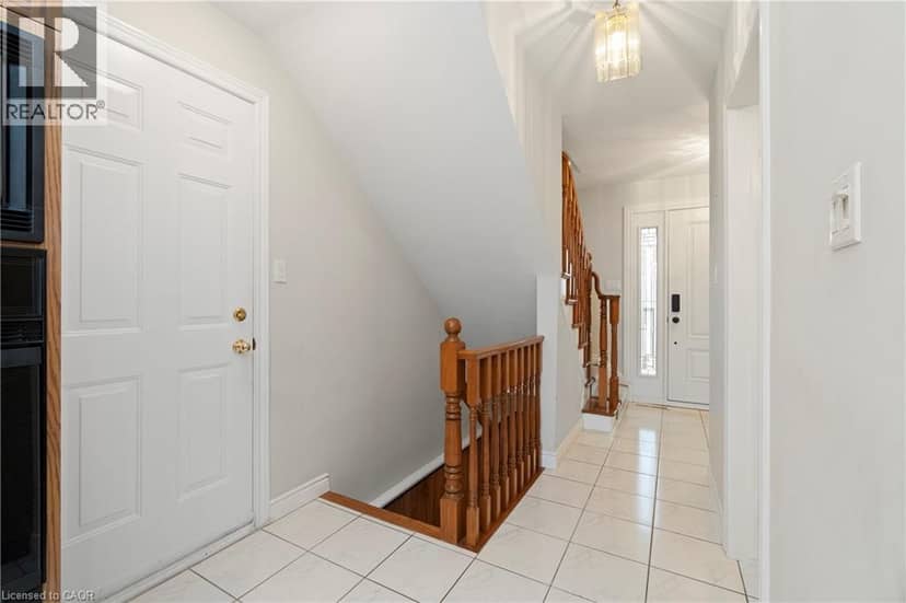 36 BUCKINGHAM Drive, Hamilton, photo 8