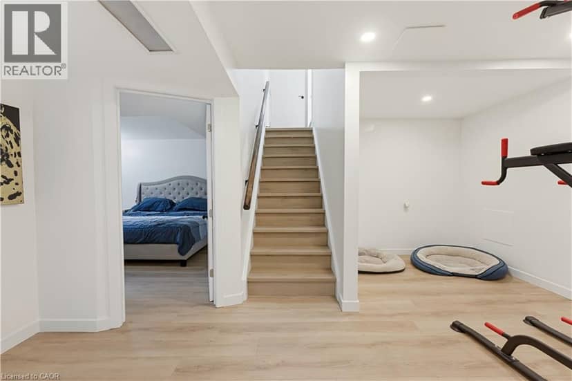 49 GEORGE Street — photo 13 of 30
