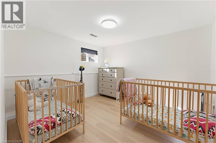 49 GEORGE Street — photo 16 of 30