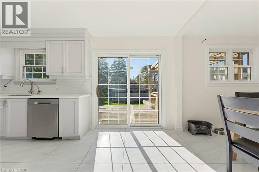 49 GEORGE Street — photo 9 of 30