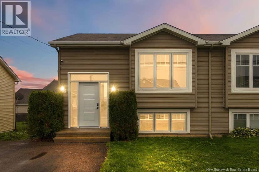138 Penrose Street — photo 2 of 40
