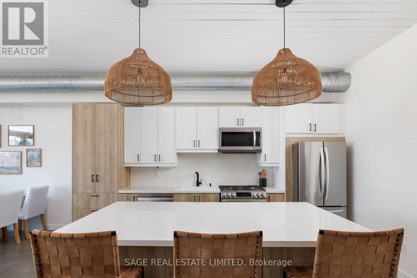 401 - 747 Queen Street E — photo 3 of 40