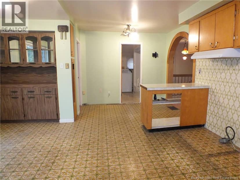 533 Broadway Boulevard West — photo 10 of 40