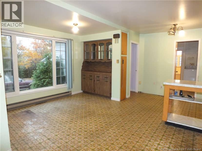533 Broadway Boulevard West — photo 11 of 40