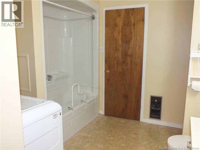 533 Broadway Boulevard West — photo 21 of 40