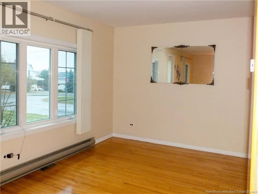 533 Broadway Boulevard West — photo 13 of 40