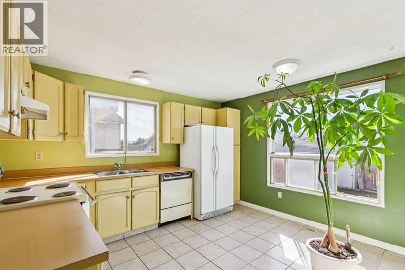 175 Castleridge Drive NE — photo 10 of 22