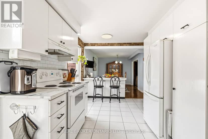 2873 Inlake Court — photo 15 of 40