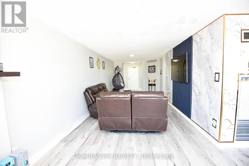 Listing 30437374 — photo 9 of 40