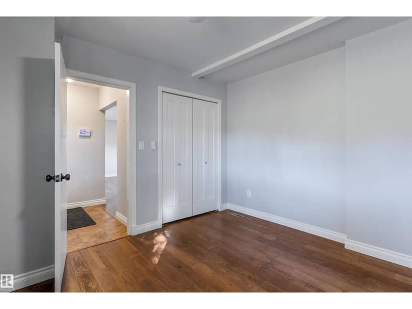 11643 137 ST NW — photo 24 of 40