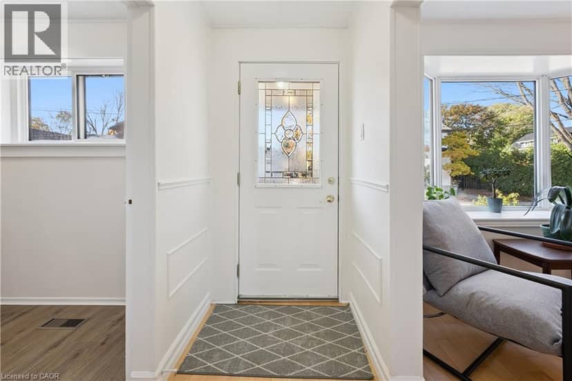 31 JANE Street — photo 3 of 33