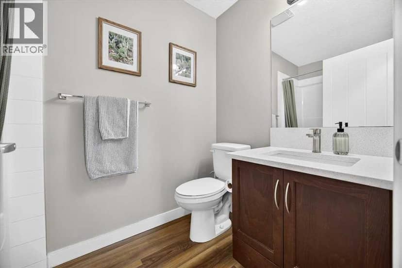 226, 20 Royal Oak Plaza NW — photo 17 of 40
