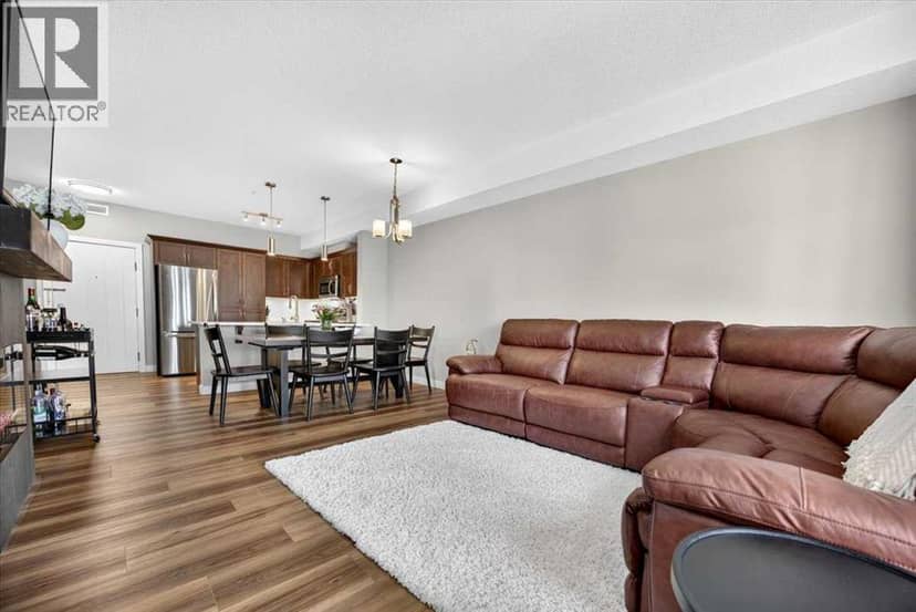 226, 20 Royal Oak Plaza NW — photo 13 of 40