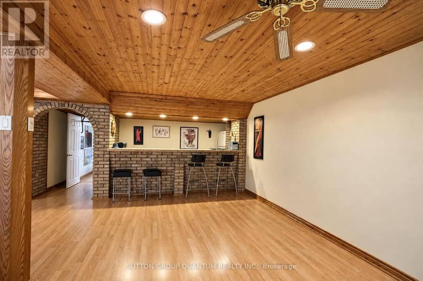 5254 Charnwood Crescent — photo 32 of 40