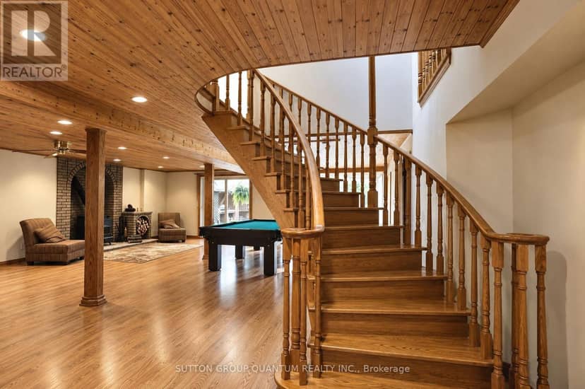 5254 Charnwood Crescent — photo 35 of 40