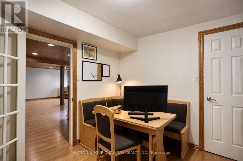 5254 Charnwood Crescent — photo 40 of 40