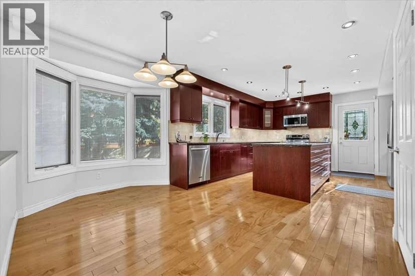 316 Parkland Way SE — photo 9 of 40