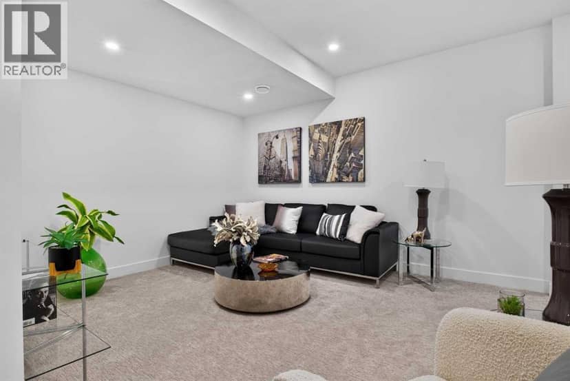 2232 44 Street NW — photo 30 of 38