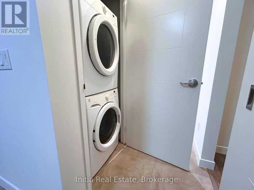 B303 - 62 Balsam Street — photo 13 of 25