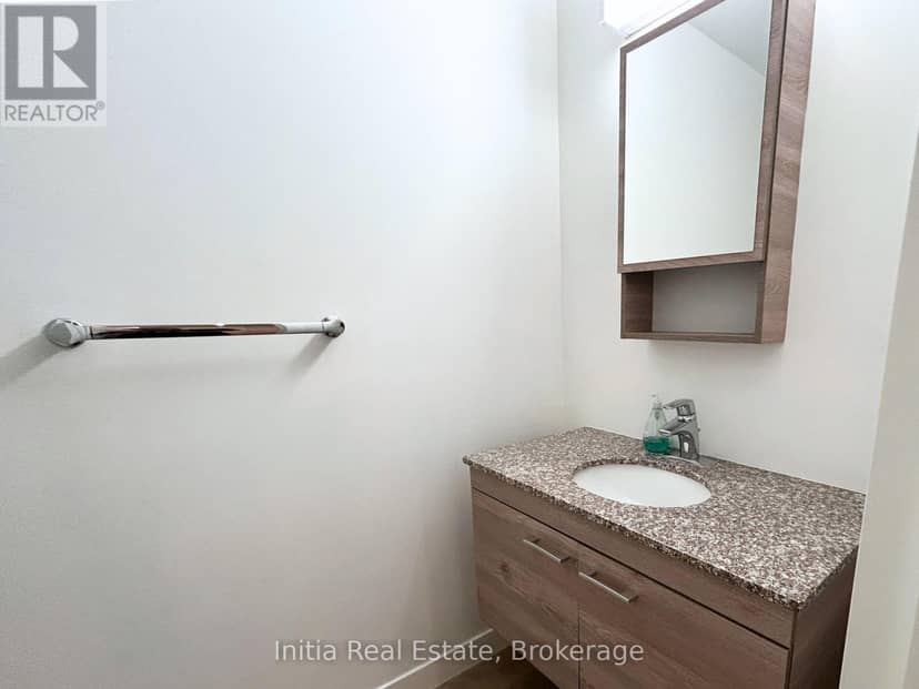 B303 - 62 Balsam Street — photo 14 of 25