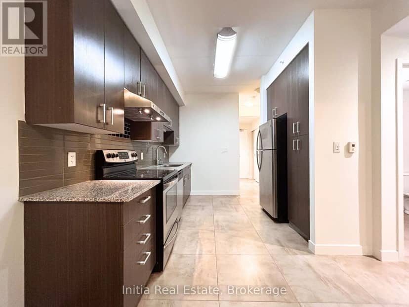 B303 - 62 Balsam Street — photo 17 of 25