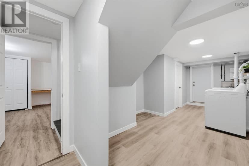 6881 Vaughan Avenue — photo 32 of 40
