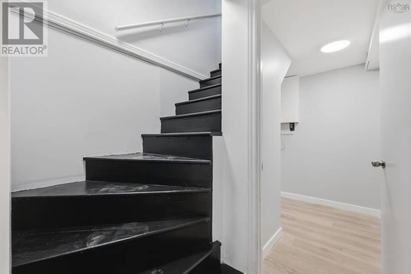 6881 Vaughan Avenue — photo 26 of 40