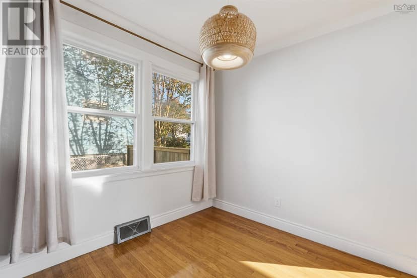 6881 Vaughan Avenue — photo 9 of 40