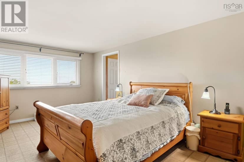 114 Regal Road — photo 14 of 40