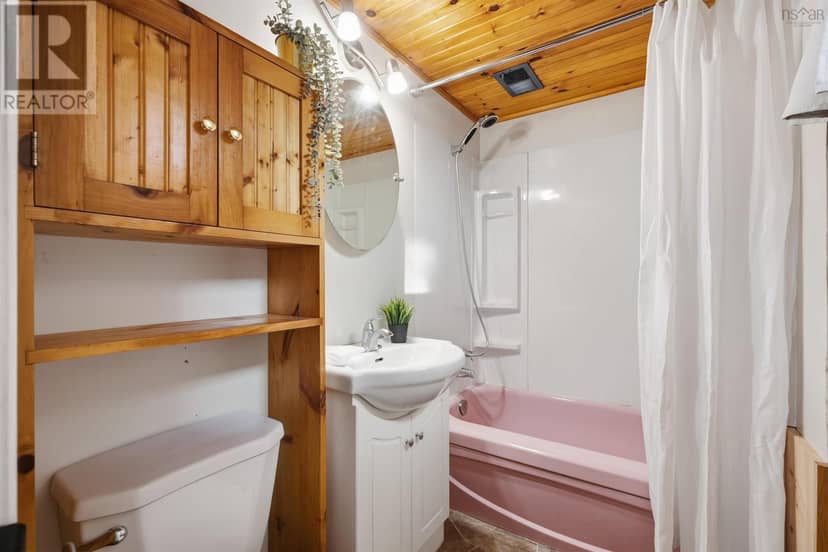6881 Vaughan Avenue — photo 31 of 40