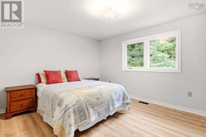 114 Regal Road — photo 18 of 40