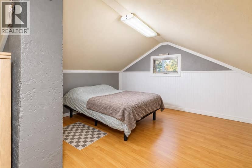 4518 52 Street — photo 18 of 37