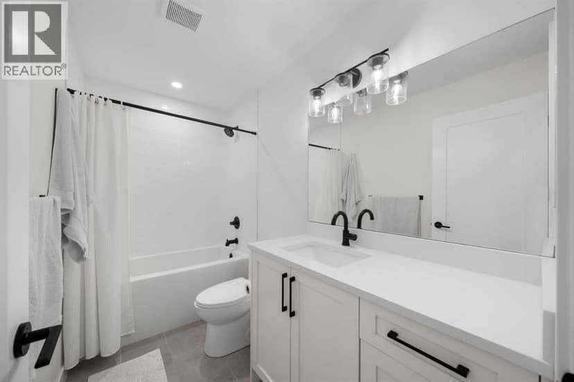 2183 49 Avenue SW — photo 27 of 33