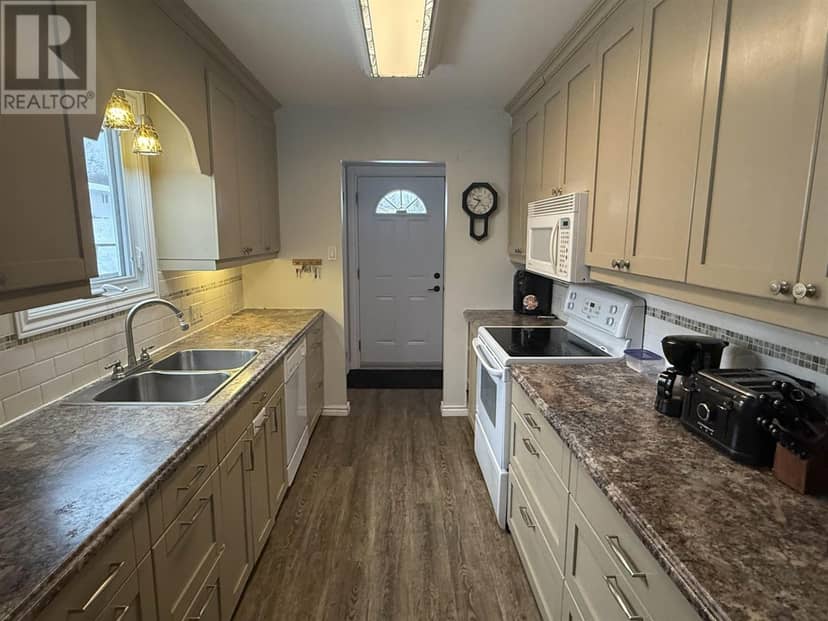 24 McQuarrie PL — photo 10 of 40