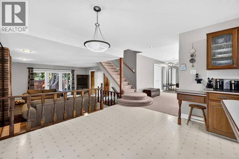 4015 45 Street SW, Calgary, photo 8