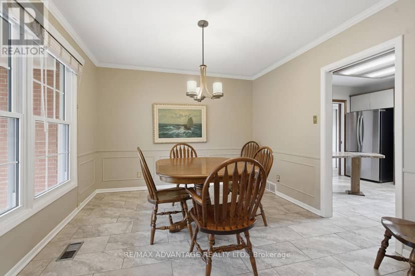 35 Cowan Place — photo 9 of 40