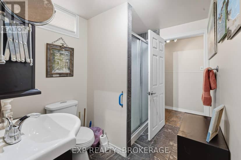 121 Butler Street E — photo 40 of 40