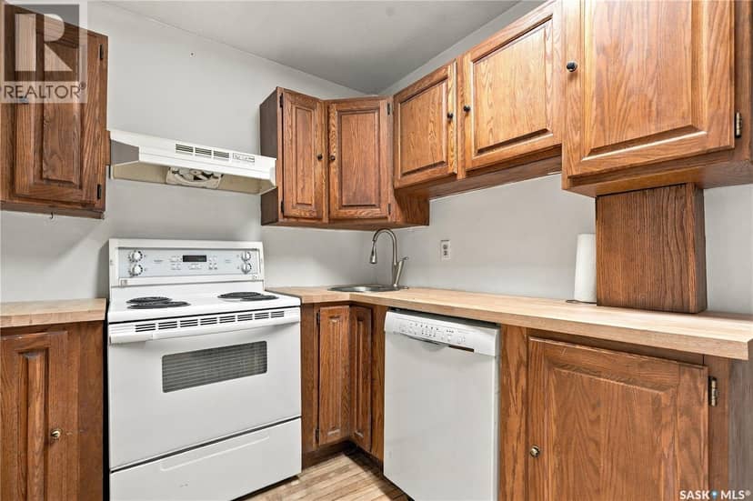 709 McPherson AVENUE — photo 15 of 40