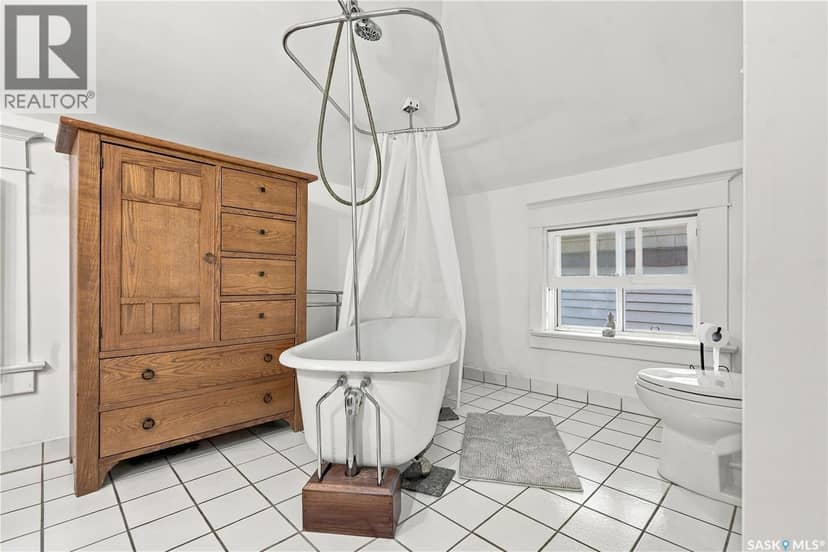 709 McPherson AVENUE — photo 19 of 40