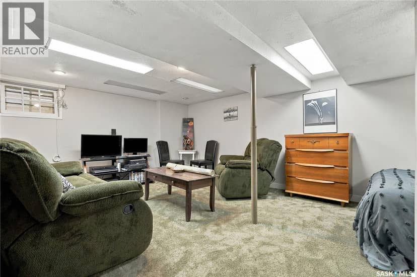 709 McPherson AVENUE — photo 29 of 40