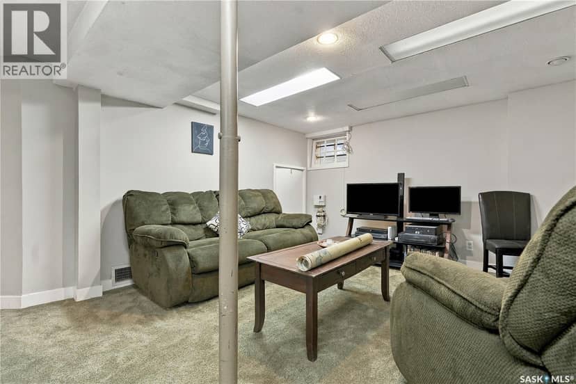 709 McPherson AVENUE — photo 32 of 40