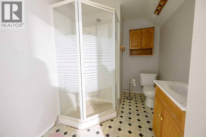 9923 88 Avenue — photo 37 of 40