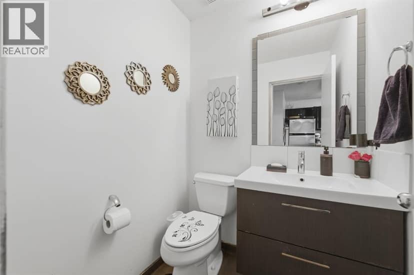 240 Shawinigan Drive SW, Calgary, photo 6