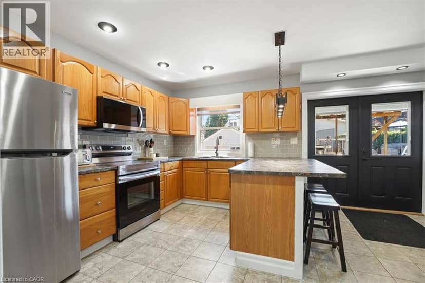 233 AUBURN Avenue — photo 4 of 40
