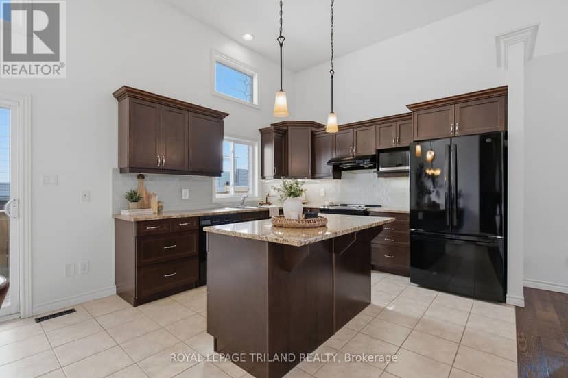 2039 Springridge Drive — photo 12 of 40