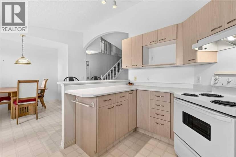 24, 5790 Patina Drive SW, Calgary, photo 7