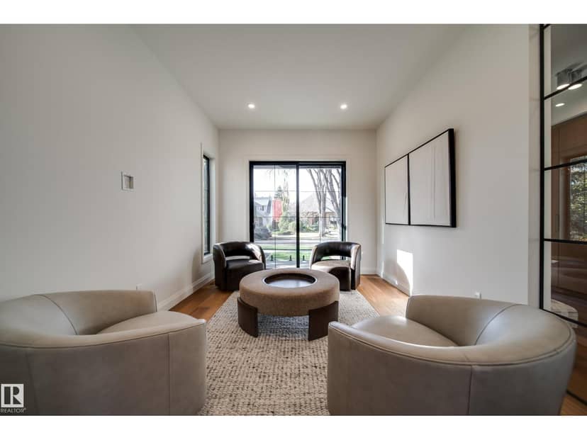 10223 130 ST NW — photo 9 of 40