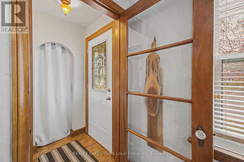 1778 Cassells Street — photo 11 of 40